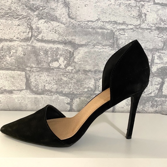 Black Pumps - Picture 1 of 1